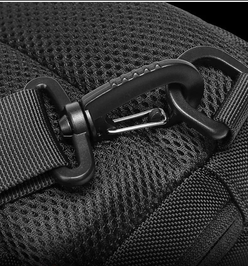 Men New Crossbody Anti-theft Lock Shoulder Waterproof Short Trip Chest Bag
